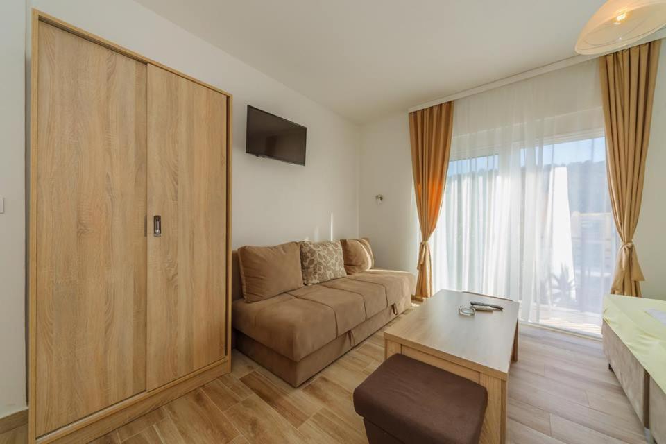 Apartments Sole Mar Sutomore Exterior photo